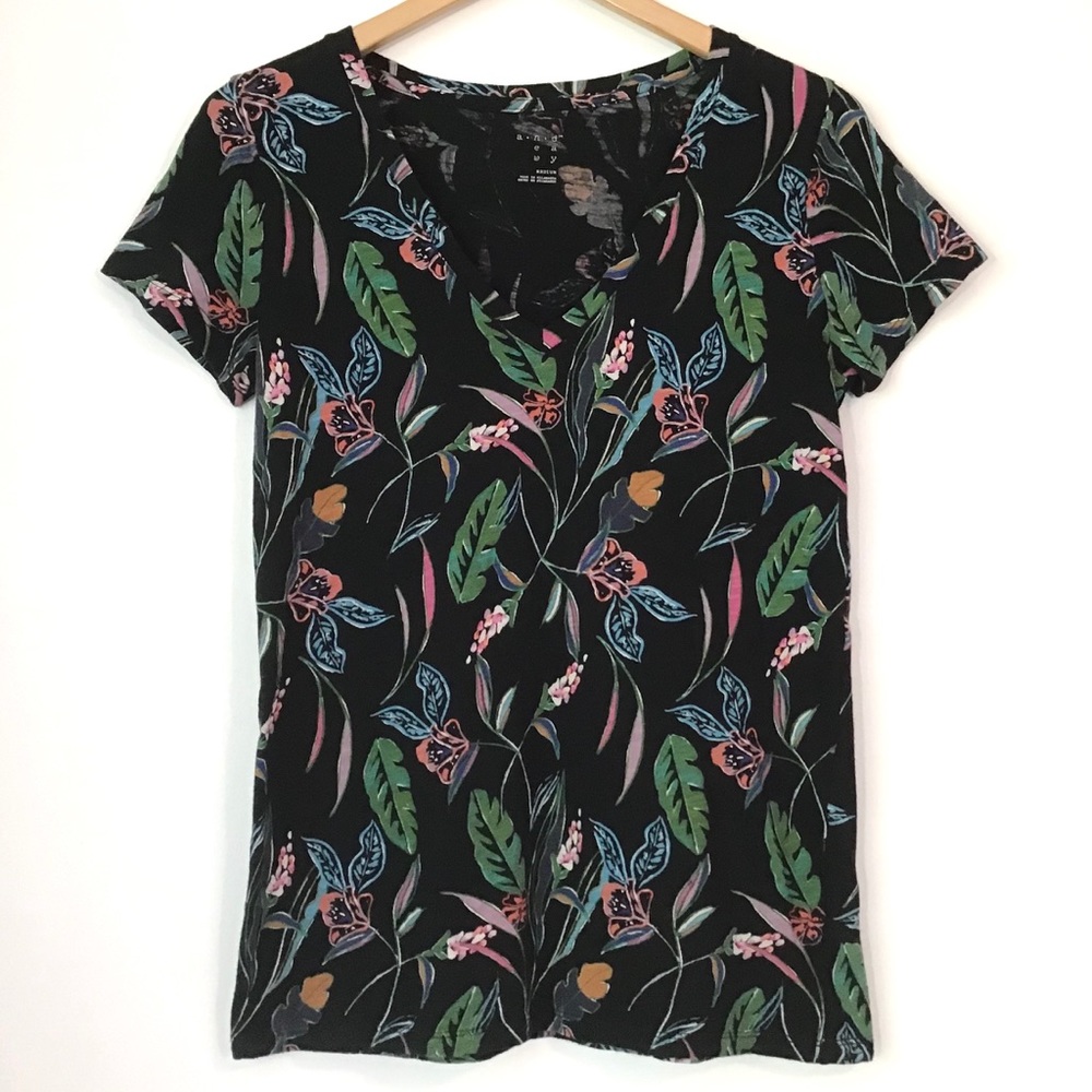 New Day Tropical Flowers & Palm Leaves Top